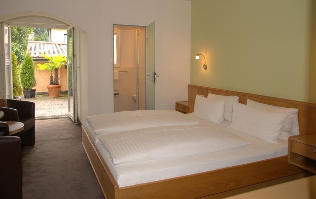 אוברלינגן Hotel Alpenblick Garni חדר תמונה