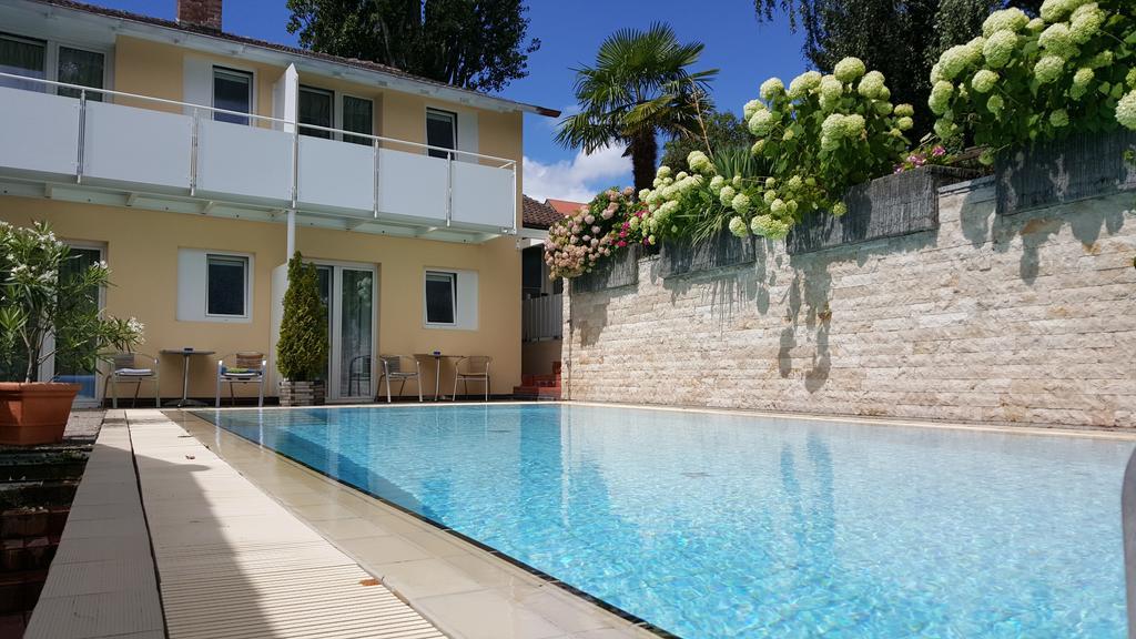 אוברלינגן Hotel Alpenblick Garni מראה חיצוני תמונה