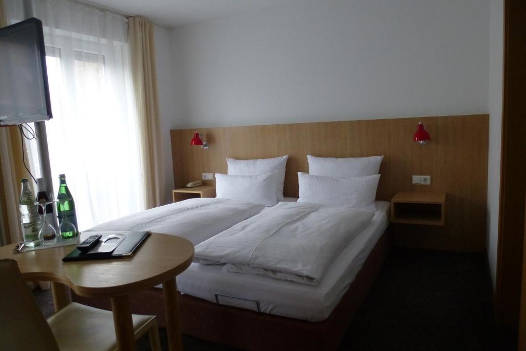 אוברלינגן Hotel Alpenblick Garni חדר תמונה